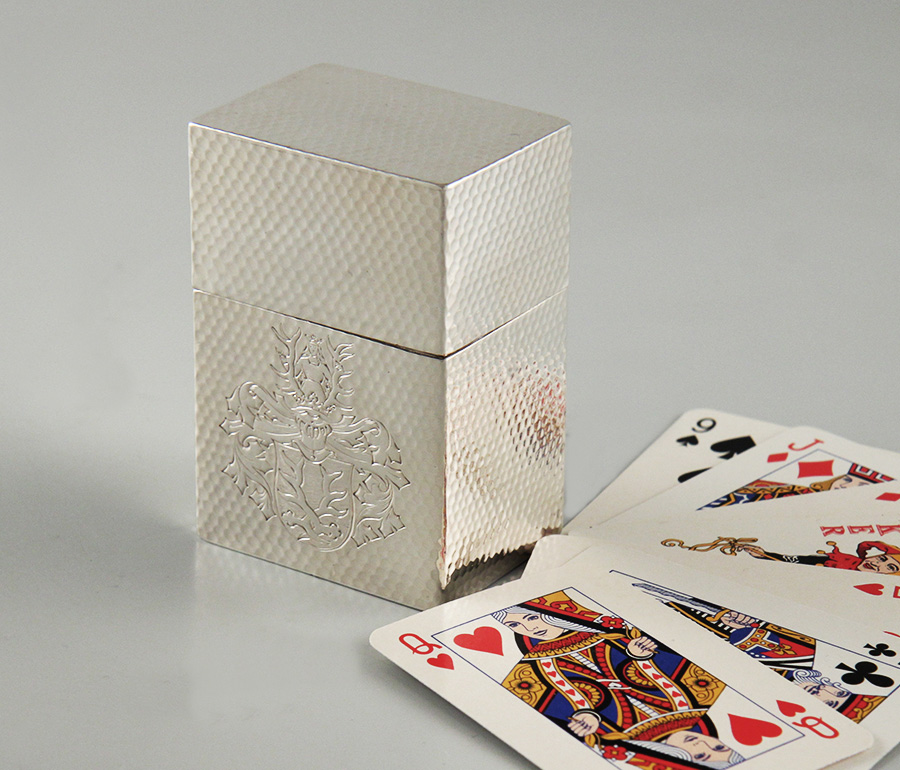 Kartenetui mit Wappen