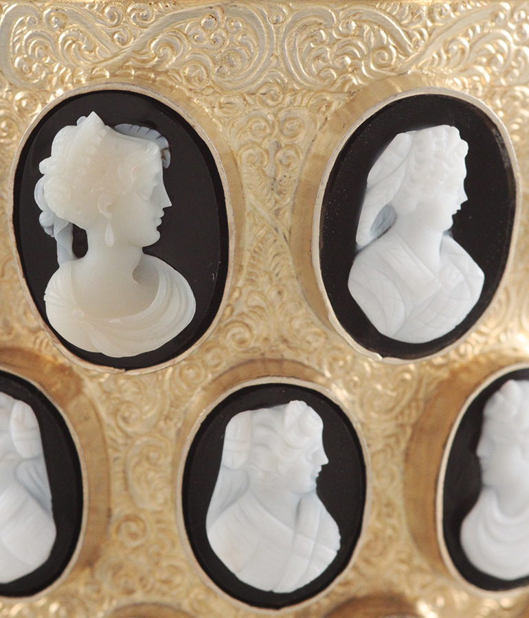 Becher Kamee detail2