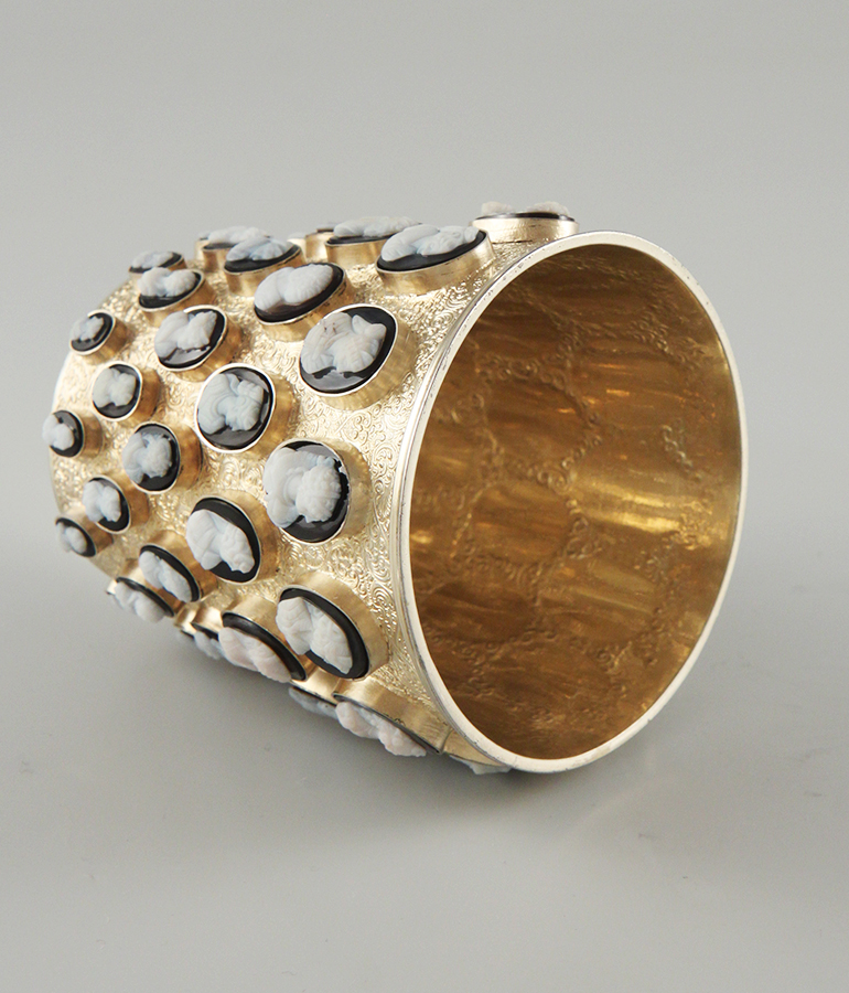 Becher Kamee detail5