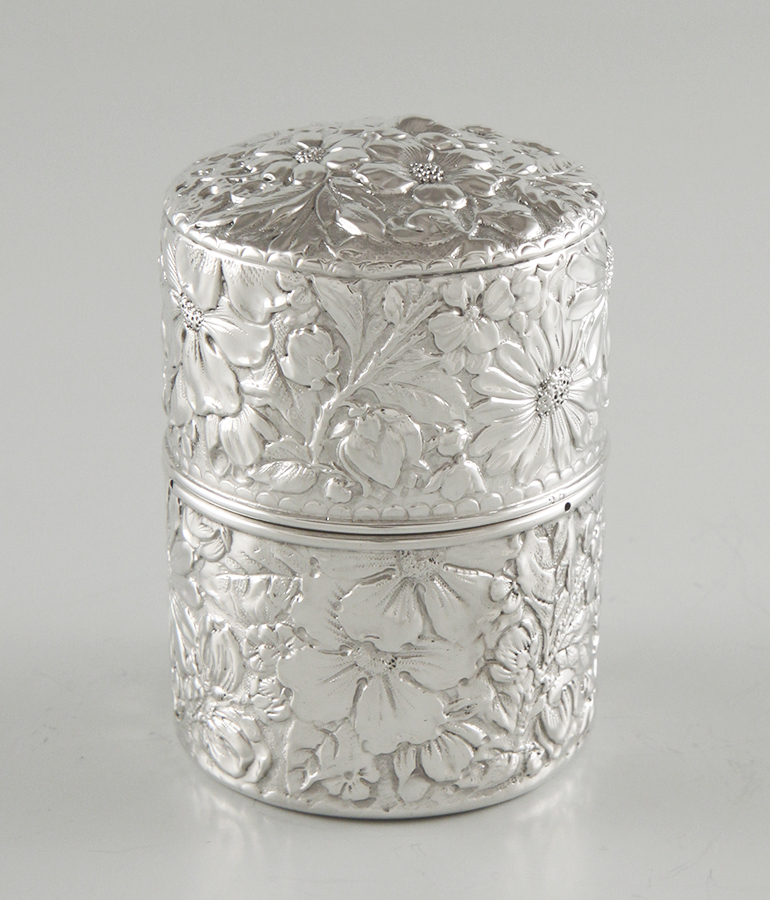 Glas im Becher detail1